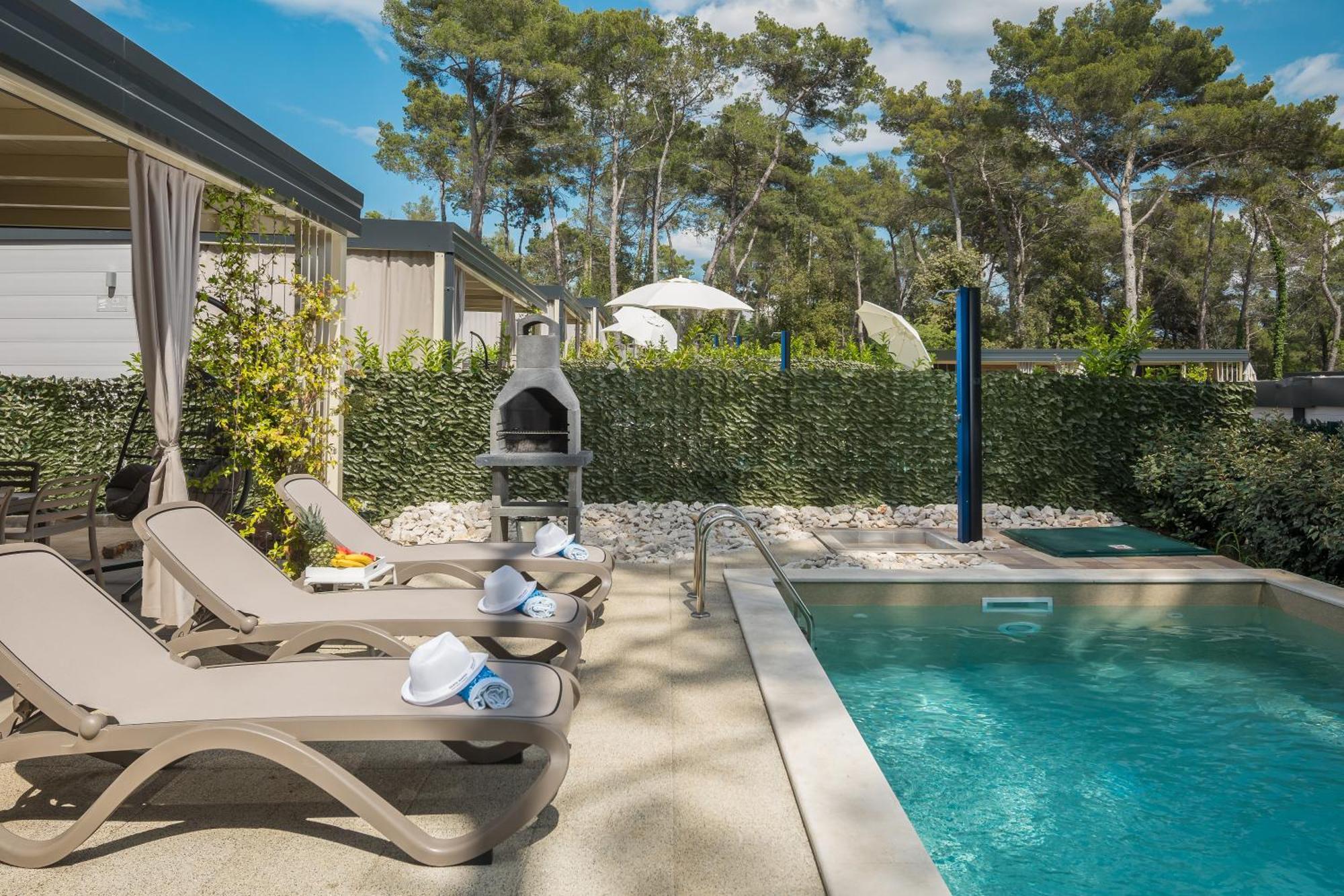 Premium Homes Santa Marina, Lanterna
