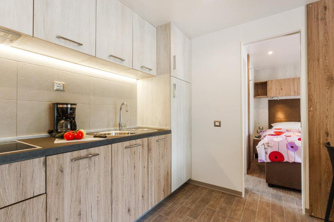 Premium Homes Santa Marina, Lanterna